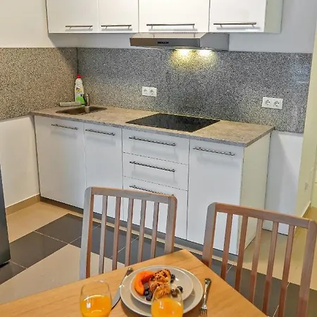 Апартаменты Beachfront Lovely Paraiso Del Sur A106 *